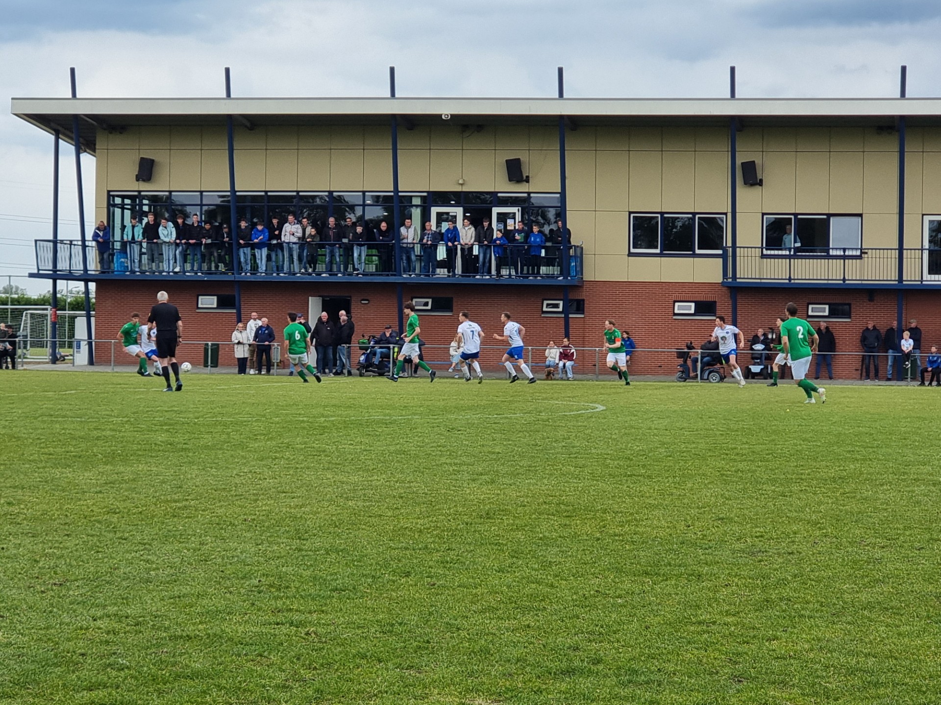 DFS sluit seizoen af met puntendeling, 2-2