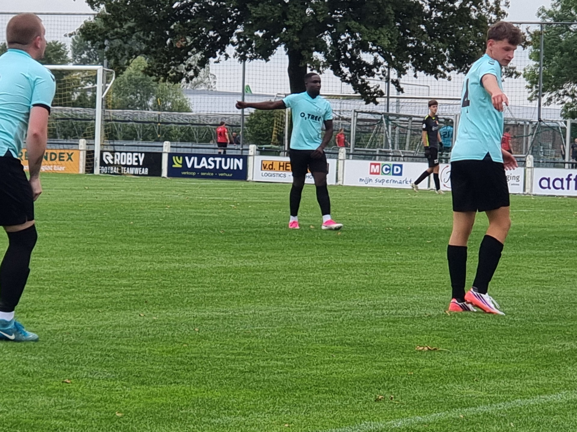 DFS maatje te groot voor Oranje Wit, 7-0