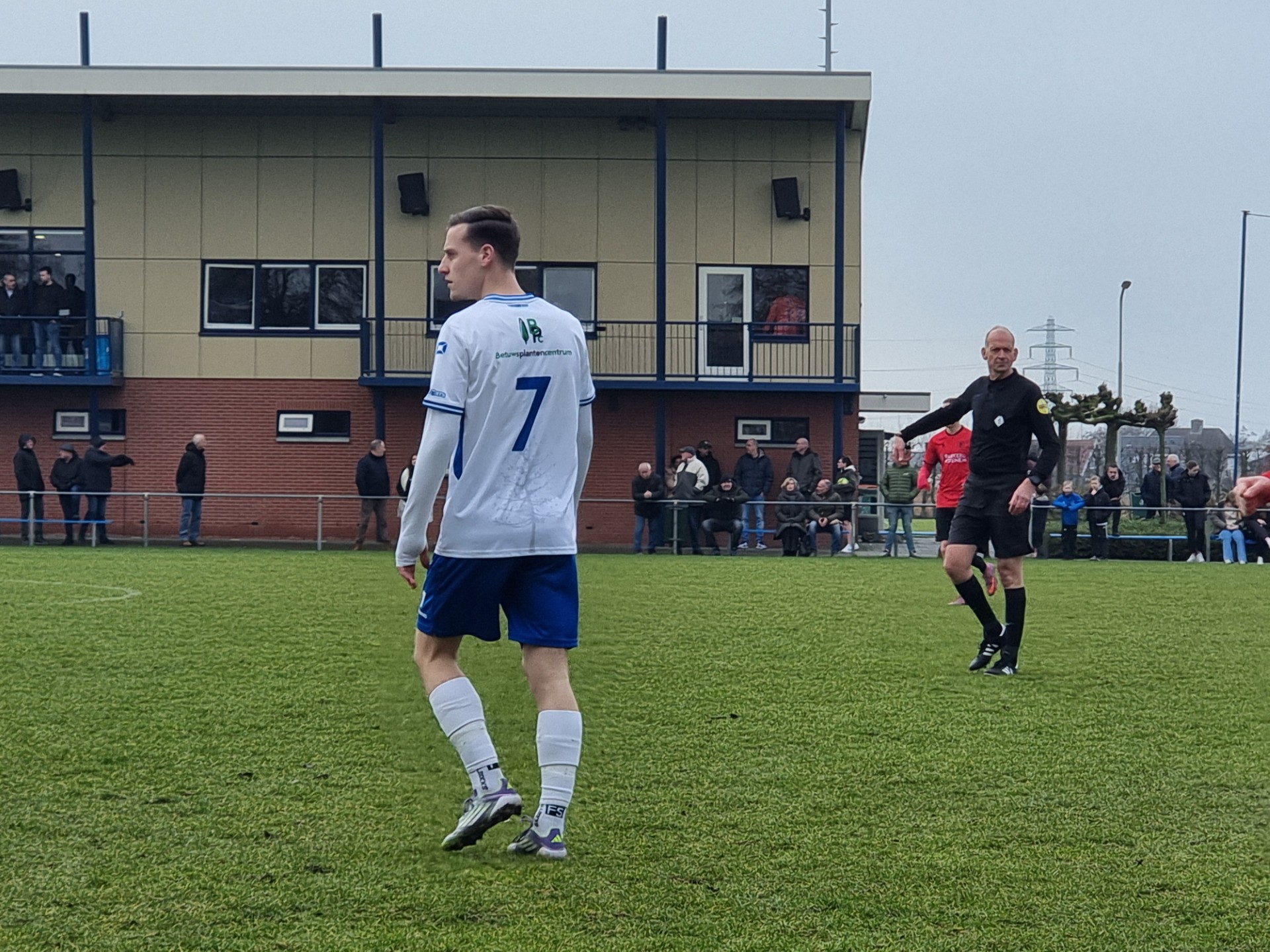 DFS overtuigend langs AVW, 3–0