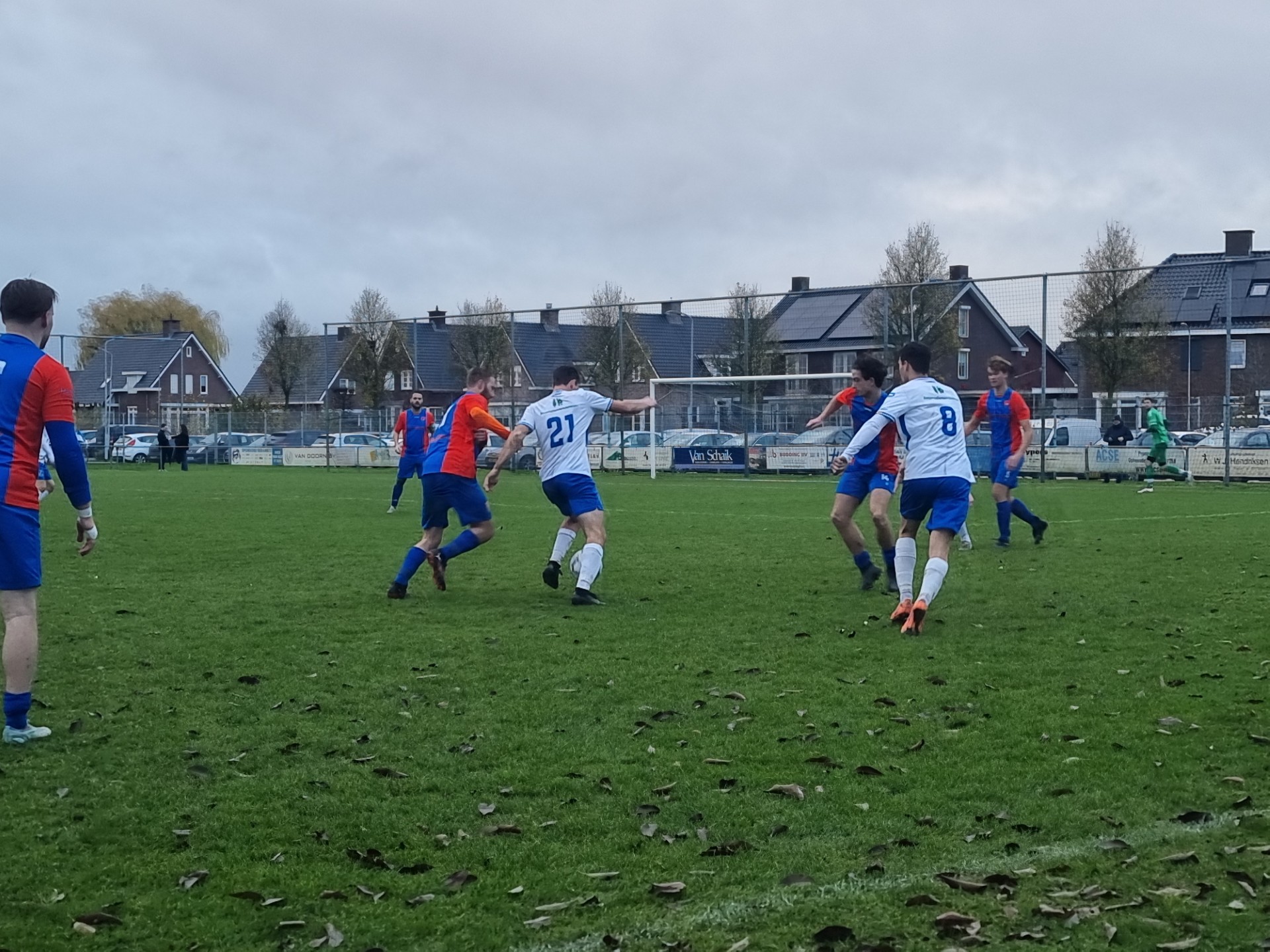 DFS sluit eerste seizoenshelft af met driepunter, 2-0